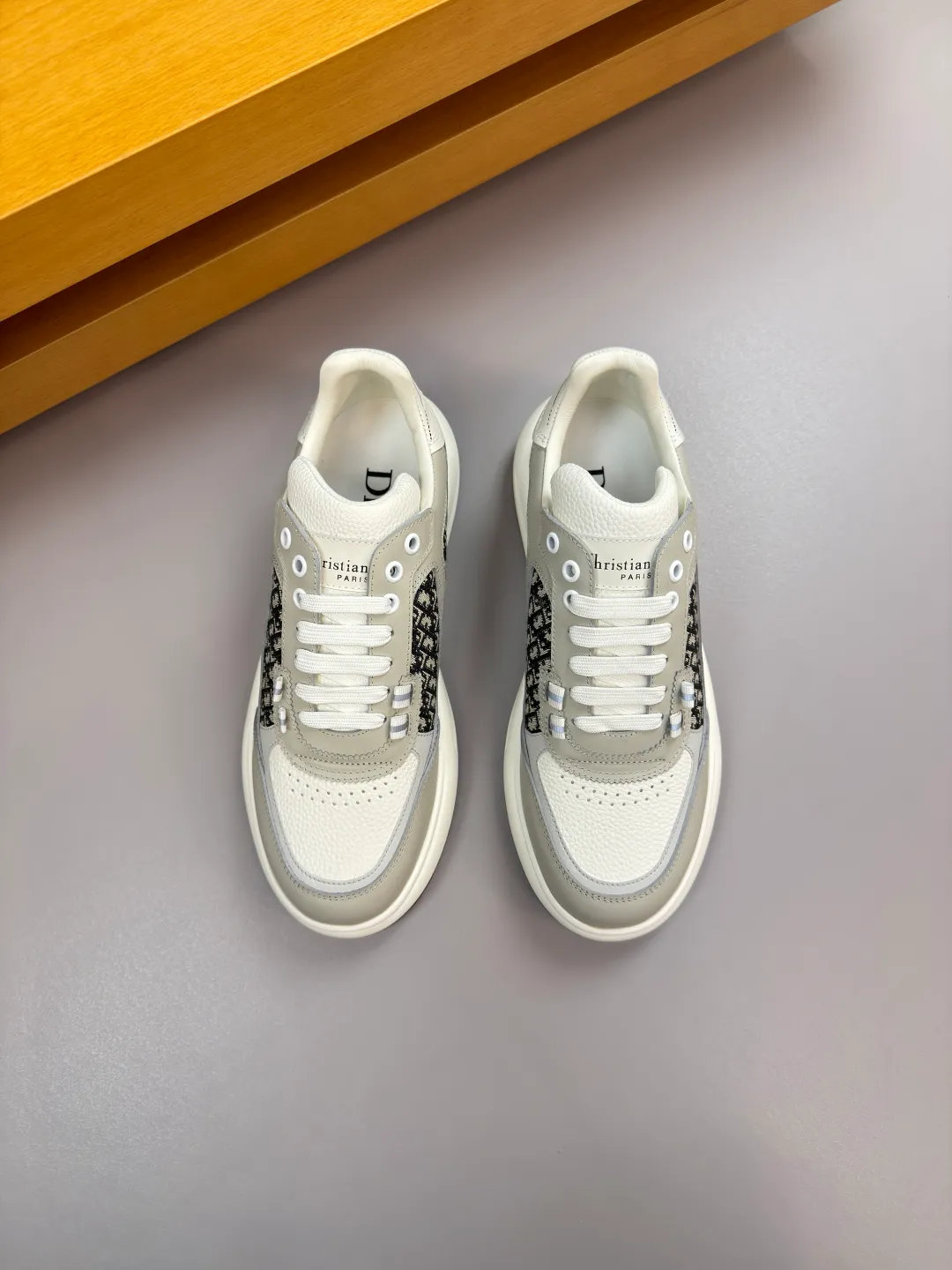 [Dior] Dior P780 men's shoes💰 - High-end quality original order·Casual sports shoes - Upper: 🔝Nappa calfskin, perforated calfskin, brand totem canvas cloth, tongue. Heel. Silk-printed high-frequency brand logo - Inner: water-dyed cowhide, foot pad; brand canvas - Outsole: ultra-light TPU. Rubber foam; two-color molded outsole -Ultra-high quality control·Fine workmanship: outstanding (high-end·nobility·grade) -Size: 39-44 (38, 45, can be customized)·DR0181